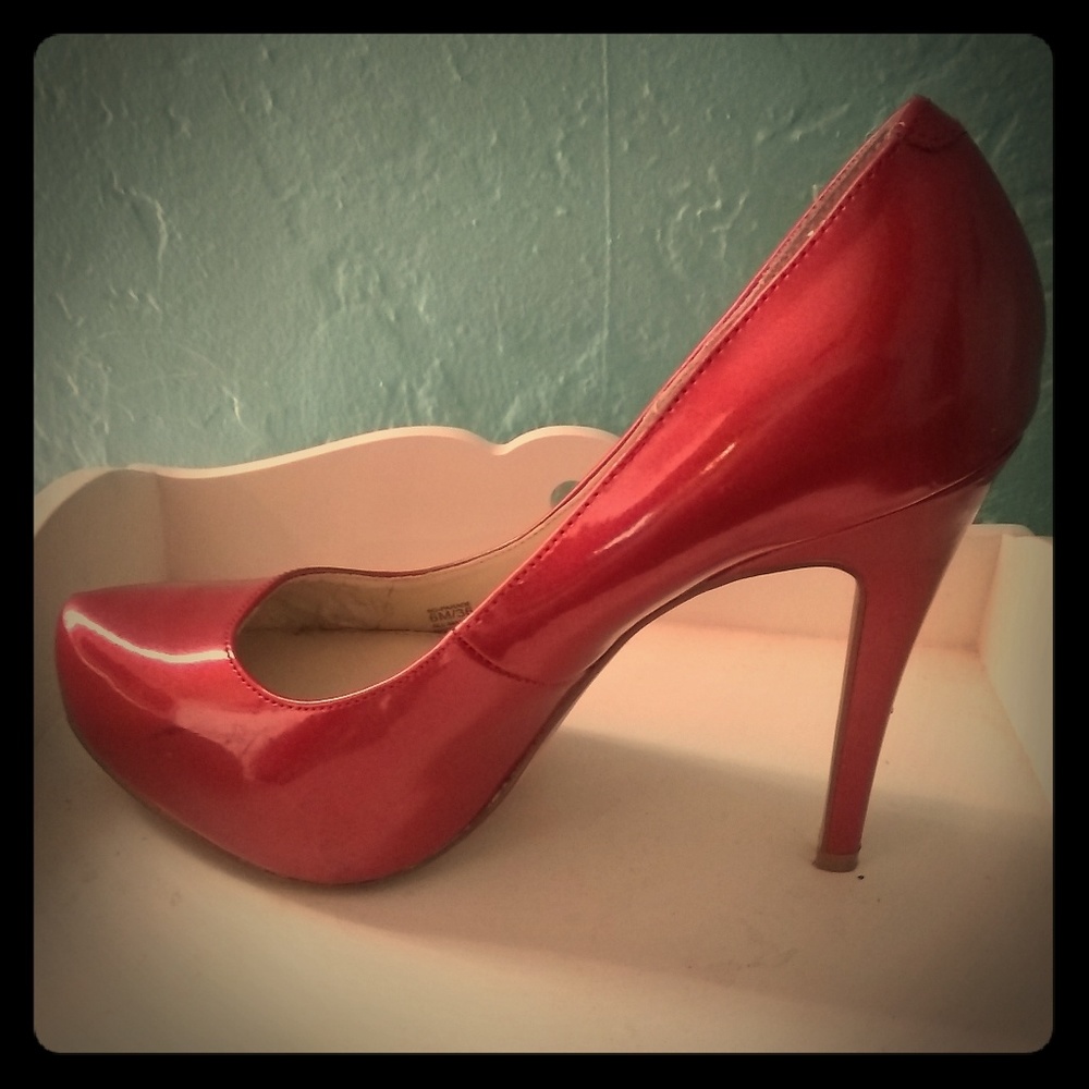 Red Pumps
